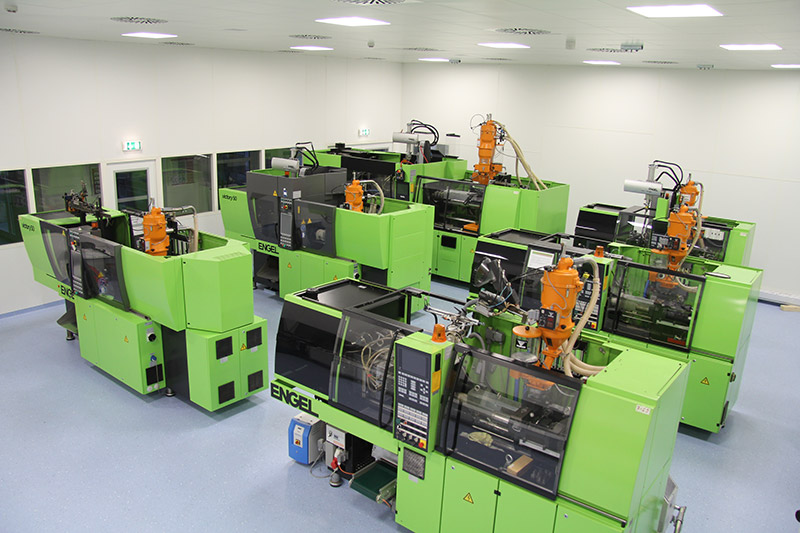 #slider-caption-2 Injection moulding technical products