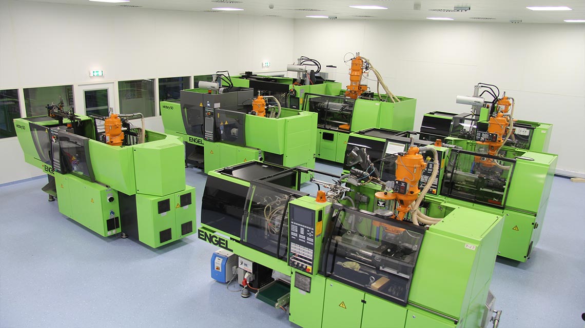 Injection molding machines for technical products